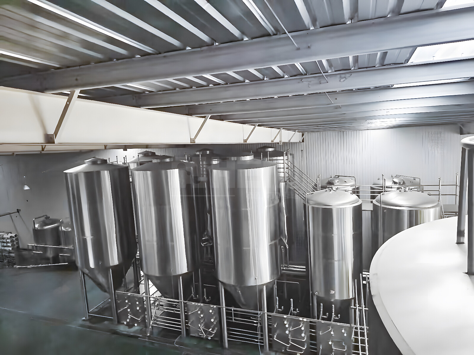 大型啤酒厂设备承建排名推荐：赫尔曼啤酒设备，整厂解决方案